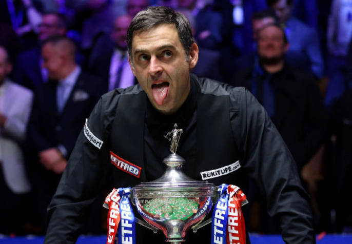 次爆出大冷, 轮以 次爆出大冷, 轮以